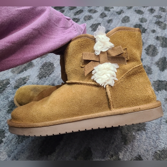 Ugg Koolaburra Tan Bow Ankle Booties sz 6.5 - Picture 3 of 15